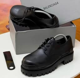 Balenciaga laced size 40 to 46