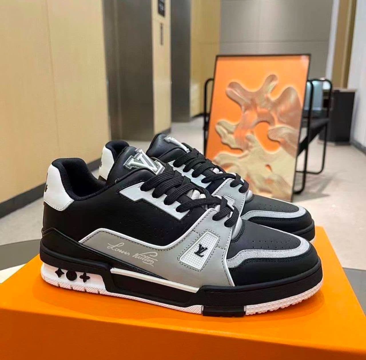 LV SKATE size 40-45